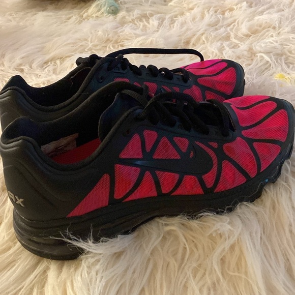 NIKE Air max athletic shoes - Picture 13 of 16